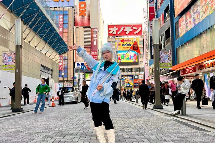 Explore Akihabara with Local Cosplayer Guide(s)! — photo 5