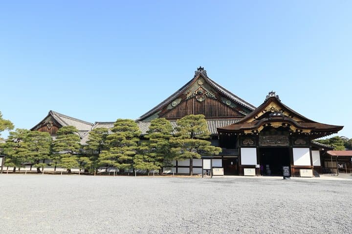 Private Nijo Castle Tour and Traditional Matcha Ceremony — photo 1