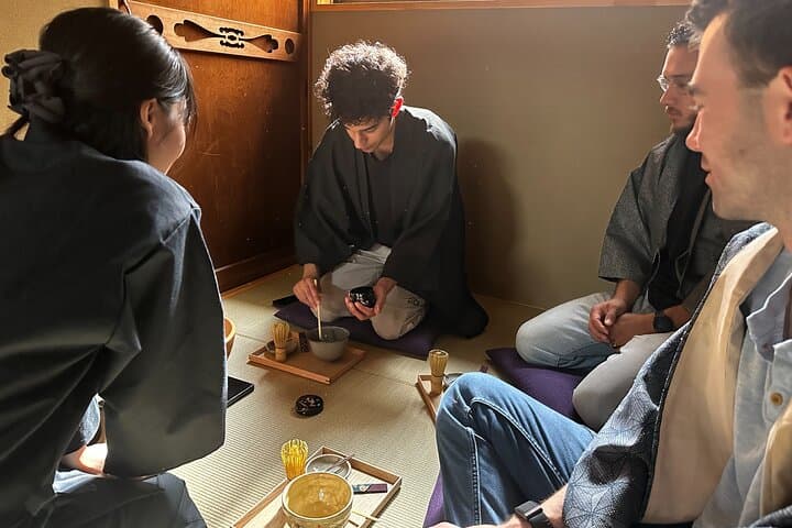 Private Nijo Castle Tour and Traditional Matcha Ceremony — photo 4