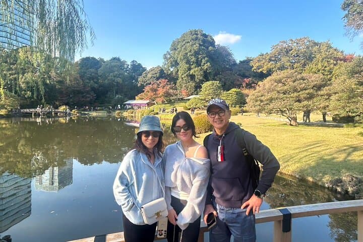 Tokyo Fall Foliage & Pop Culture Walking Tour Shinjuku to Shibuya — photo 1