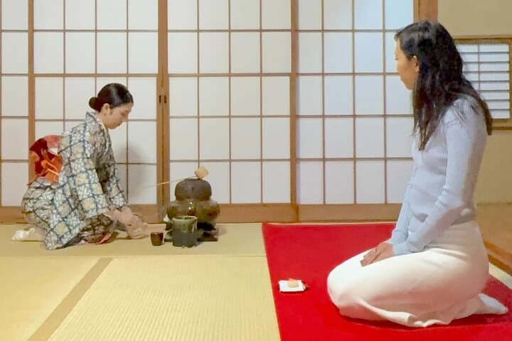 Shibuya Authentic Tea Ceremony with experienced instructor — photo 3
