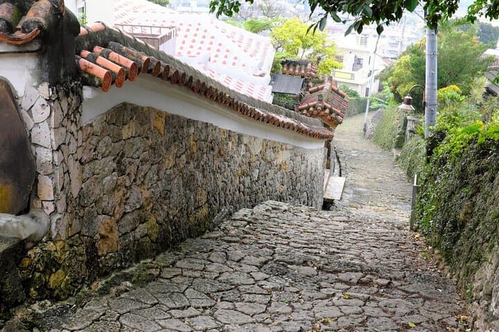 Naha Custom Private Walking Tour with Local Guide — photo 4