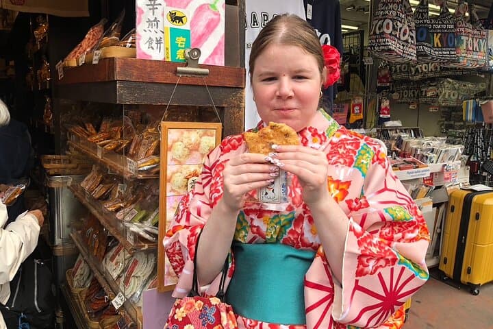 Walk Kyoto in Kimono Guided Cultural Tour with Tea Experience — photo 15
