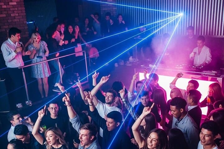 All Nighter Sing, Drink & Dance with Local Japanese Uni Students — photo 1