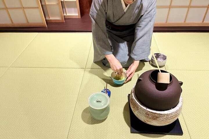 Kyoto Nishiki Market Walk Tour with Tea Ceremony Experience — photo 9