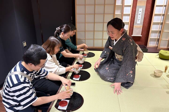 Traditional Tea Ceremony with Matcha and Sweets in Kyoto — photo 2