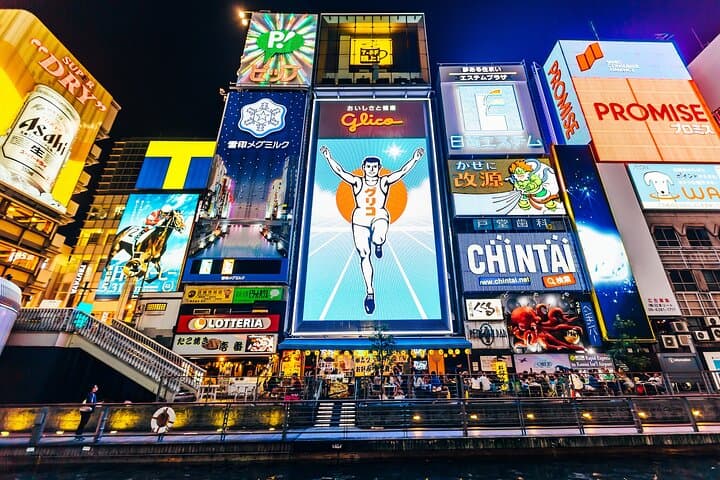 Osaka: Osaka Castle & Dotonbori & Shinsaibashi Private Tour — photo 2
