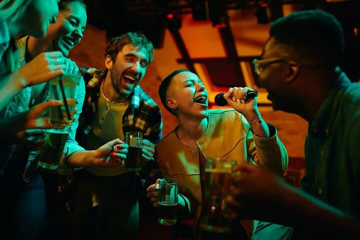 Tokyo Asakusa Bar Hopping and Karaoke with Local Guide — photo 2