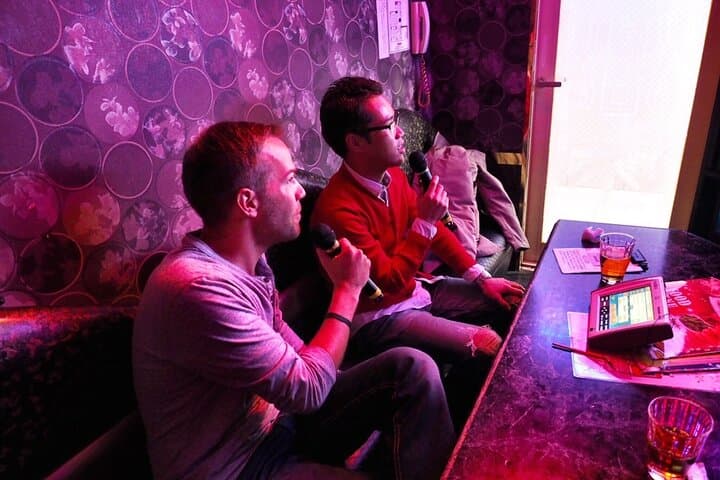 Tokyo Asakusa Bar Hopping and Karaoke with Local Guide — photo 6