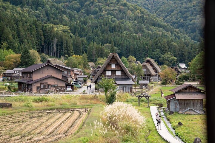 Private Day Trip to Shirakawa Go from Kanazawa — photo 2