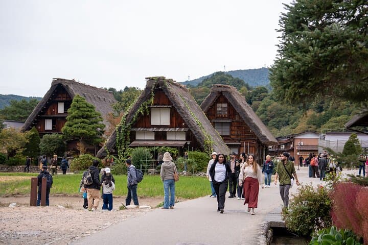 Private Day Trip to Shirakawa Go from Kanazawa — photo 9