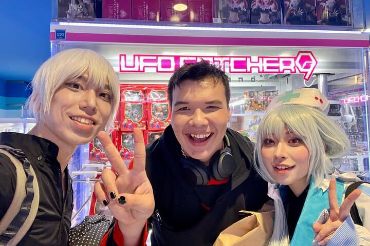 Explore Akihabara with Local Cosplayer Guide(s)! — photo 1