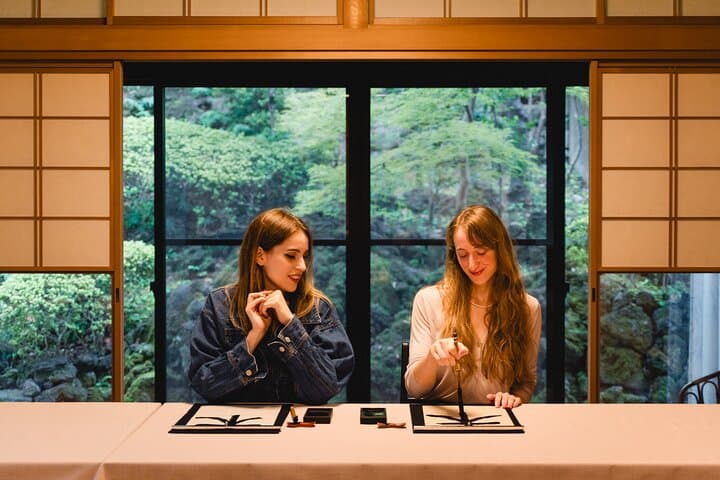 Private Meditation and Calligraphy with a Monk in Tokyo Temple — photo 4