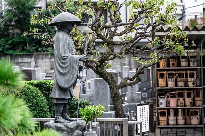 Private Meditation and Calligraphy with a Monk in Tokyo Temple — photo 10
