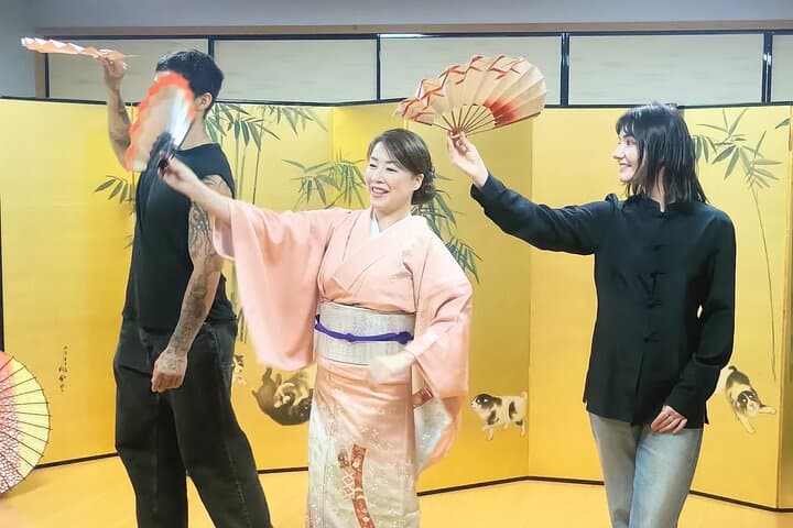 Experience Authentic Japanese Dance in a Private Studio Session — photo 13