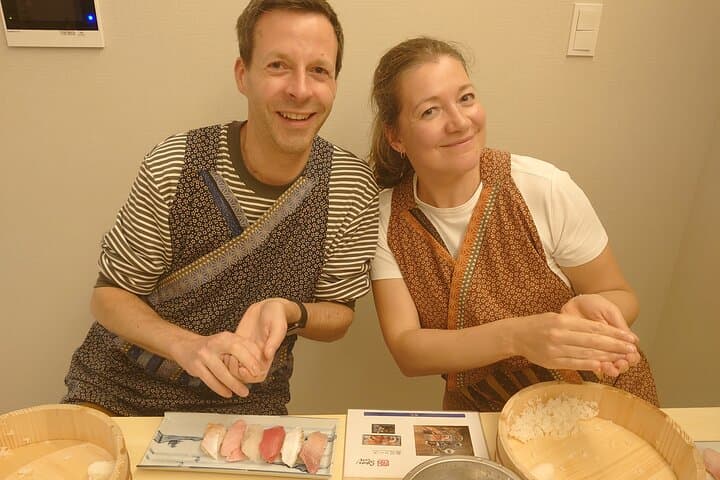 Authentic SUSHI Course Cooking Class — photo 11