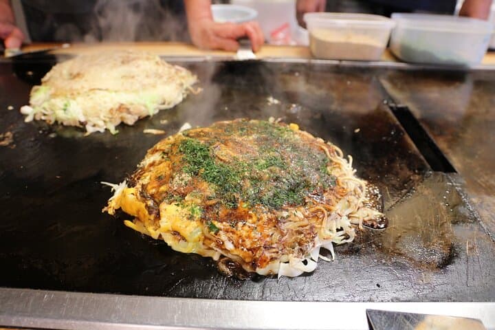 Hiroshima: Okonomiyaki Hopping Tour – Compare 2 Local Styles — photo 3