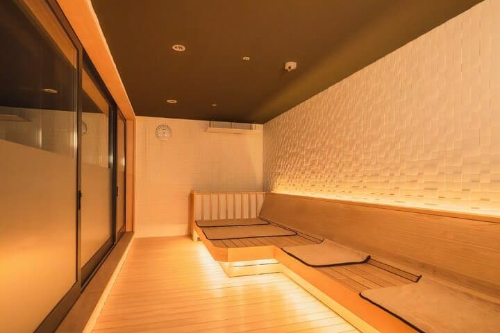 Takasaki Bar-Hopping Tour with Rooftop Bath Hotel Stay — photo 14