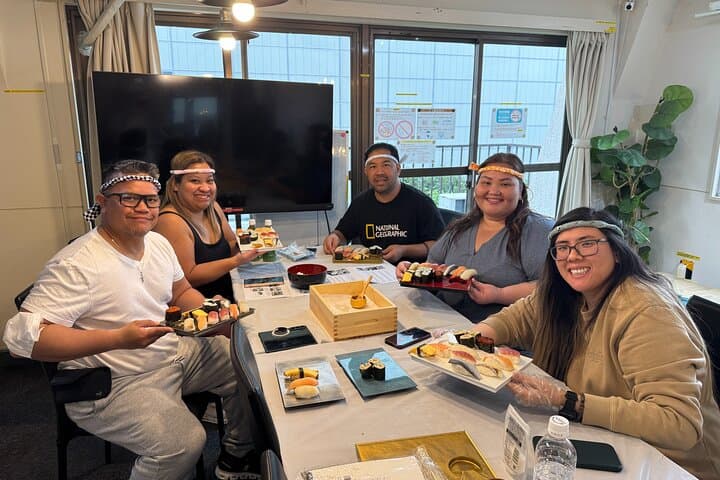 Tsukiji Fish Market Sushi Workshop with a Sushi Chef — photo 5