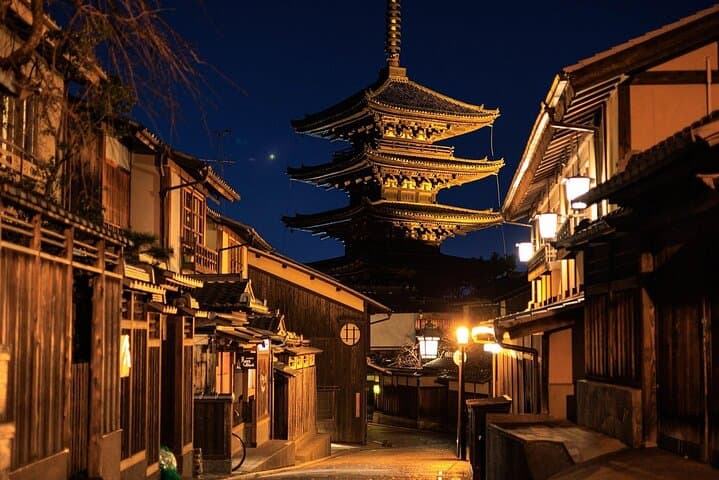 Kyoto Gion Night Tour: Discover Geisha District and Hidden Gems — photo 9