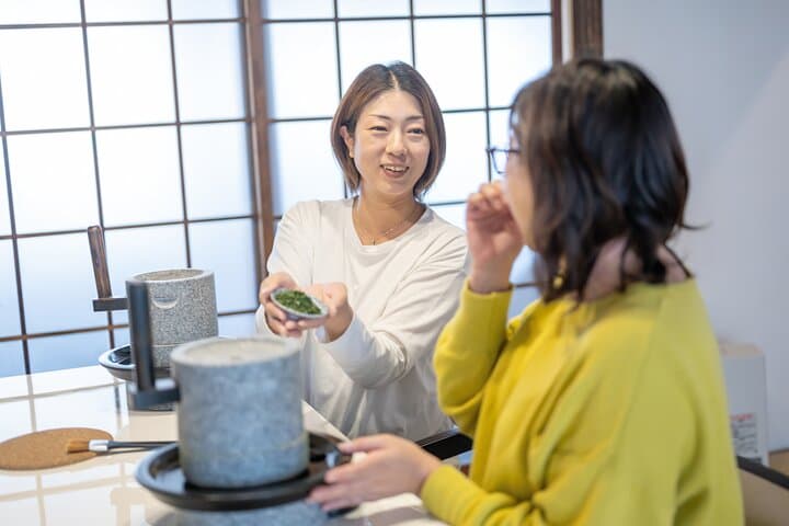 Matcha making using a stone mill and pairing experience with tea sweets (with a souvenir of pesticide-free matcha from Okayama Prefecture) — photo 10
