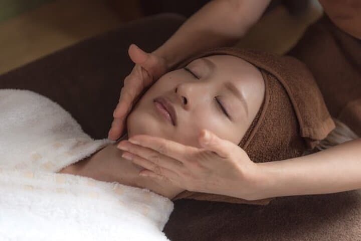 Tokyo 80-Minute Private Rejuvenating Facial with Pro Care Gift — photo 6