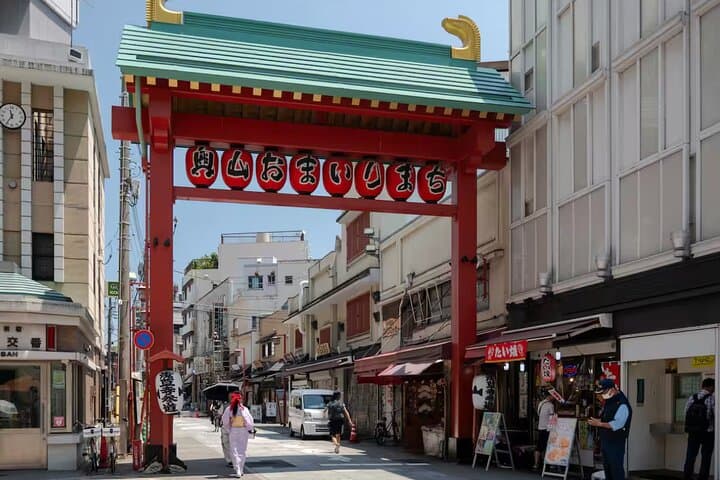 Japanese Onigiri Tasting Tour in Asakusa with Local Expert — photo 10