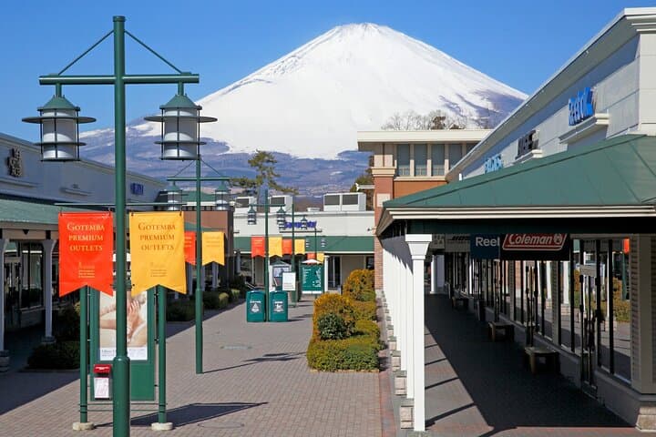 Tokyo 10-Hour Mt. Fuji, Oshino Hakkai & Outlets/Hot Spring Tour — photo 7