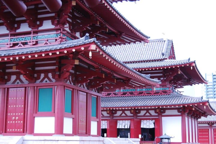 Osaka: Shitennoji Temple Private Tour with Entry Tickets — photo 2