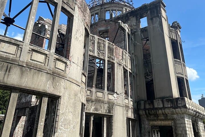 Hiroshima Peace Memorial, Castle and Garden Walking Tour — photo 6