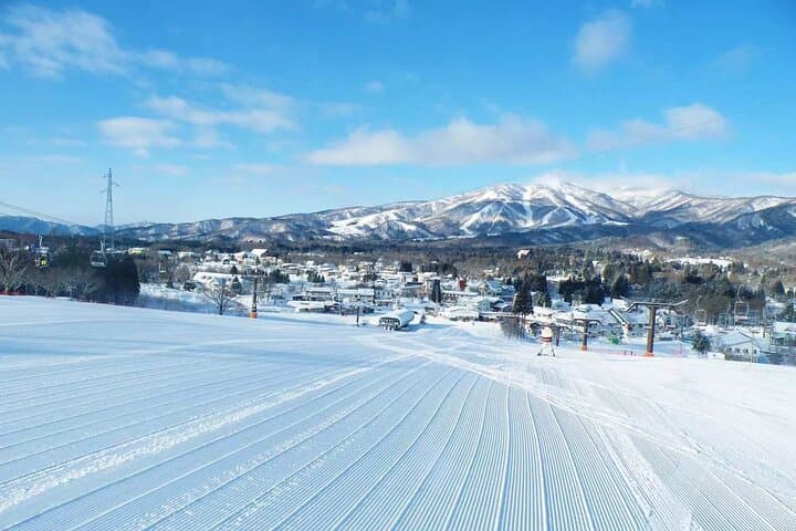 Hachiman Old Town, Snow Park and Hot Spring Day Trip in Nagoya — photo 3