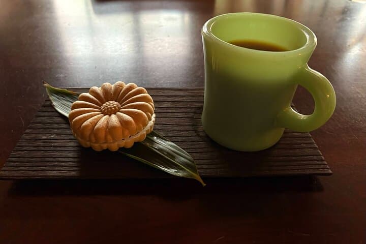 Make your Goshuin Stamp Book in Kamakura Retro Café — photo 11