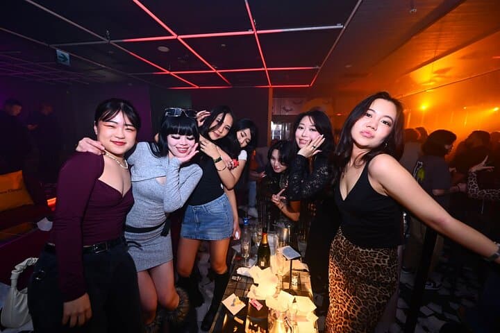 Osaka Dotonbori: Giraffe Nightclub VIP Package(For Foreign) — photo 11