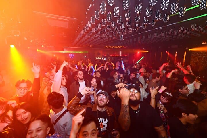 Osaka Dotonbori: Giraffe Nightclub VIP Package(For Foreign) — photo 17