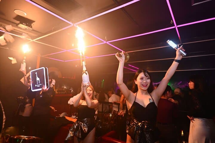 Osaka Dotonbori: Giraffe Nightclub VIP Package(For Foreign) — photo 12