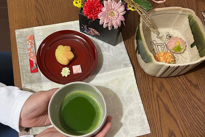 Osaka Private Tea Class with Picture Taking — photo 2