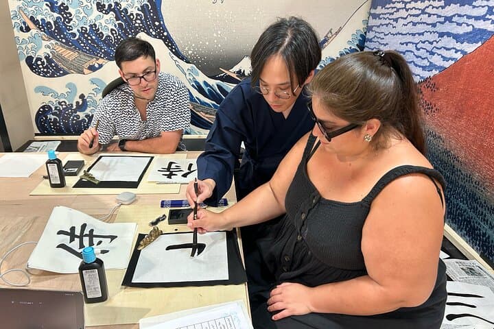 Calligraphy Workshop at Traditional Folk Craft Shop in Hiroshima — photo 8