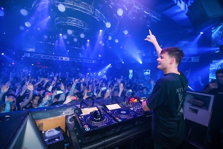 Tokyo Shinjuku: WARP Nightclub VIP Package(For Foreign) — photo 13