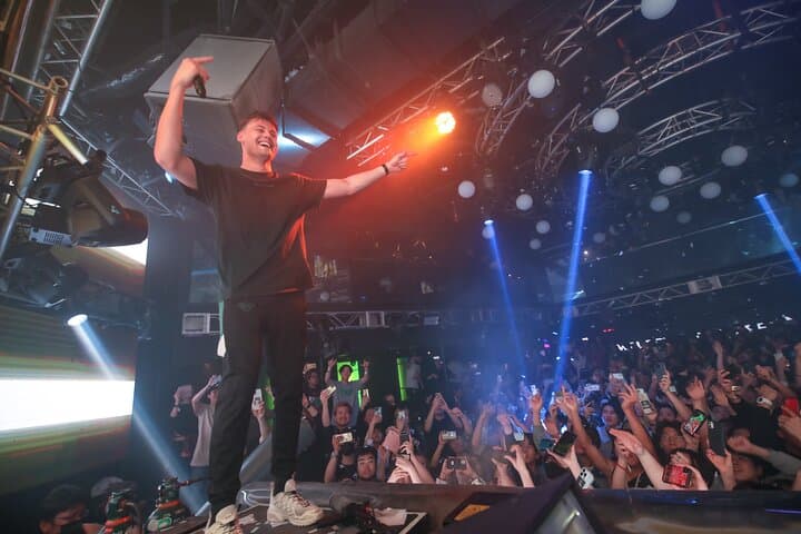 Tokyo Shinjuku: WARP Nightclub Admission Ticket (For Foreign) — photo 13