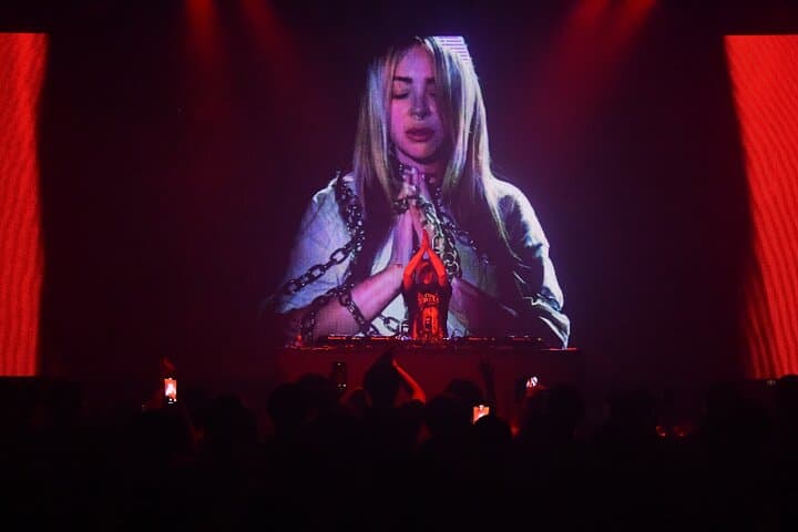 Osaka Umeda: PICCADILLY Live Show &Shisha& Nightclub Entry+Drink — photo 4