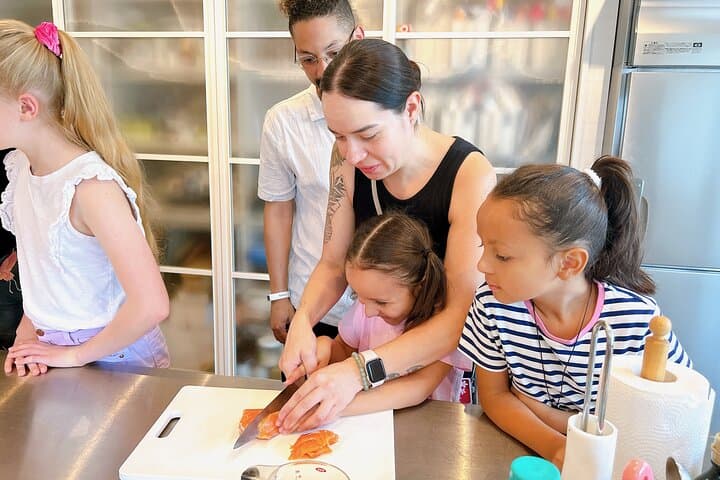 Kyoto: Enjoy Sushi & Market Tour! Best for Family & Couple! — photo 4