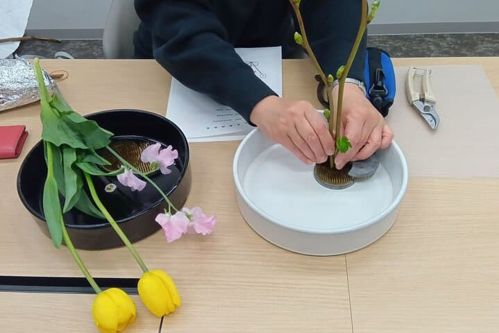 Ikebana: Experience Tokyo's Culture on Shared Art Class Tour — photo 6