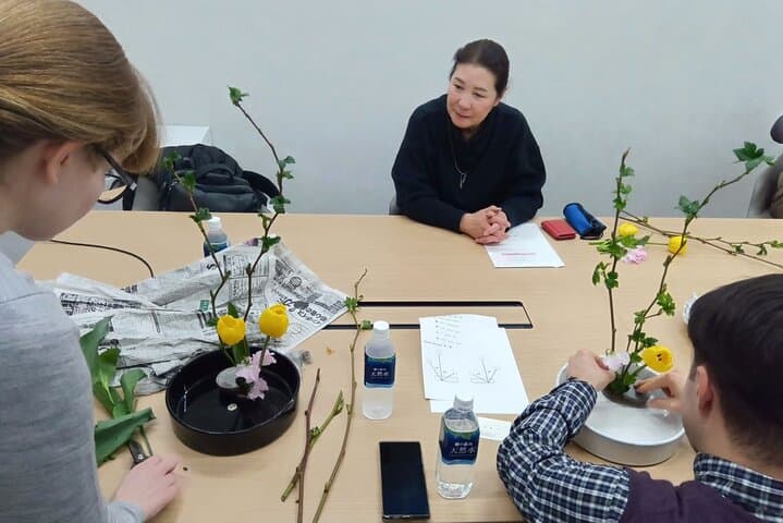Ikebana: Experience Tokyo's Culture on Shared Art Class Tour — photo 2
