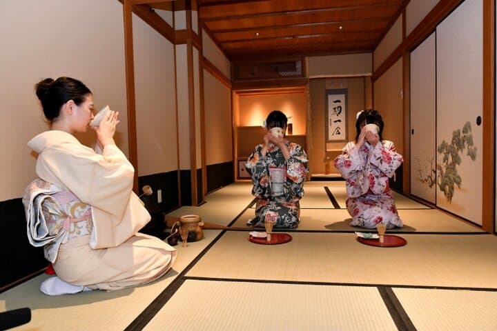 Kimono Tea Ceremony Experience at Kyoto Orizuruya Gion — photo 11