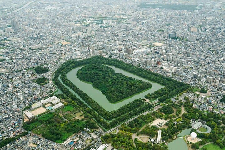 Osaka Private Cessna Flight Over Osaka Castle and UNESCO Sites — photo 6