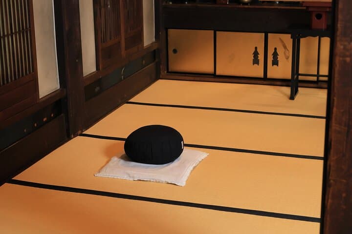 Osaka Zen Meditation Experience at Nozaki Kannon Temple — photo 13