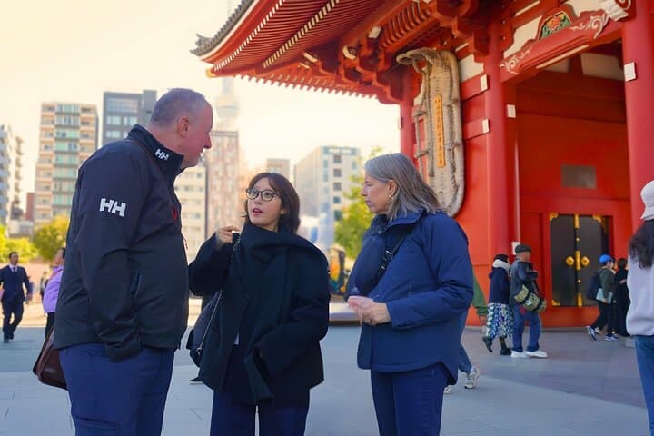 Tokyo Asakusa Temple & Shrine Walking Tour with Local Guide — photo 2