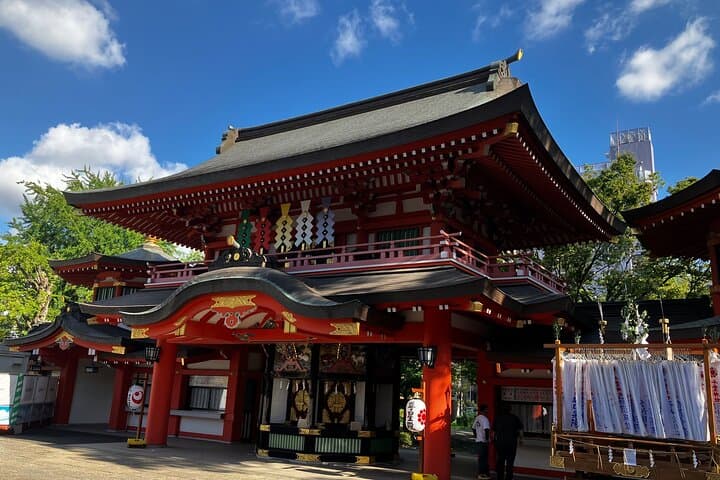 Evening Shrine and Izakaya Japanese Sake Experience Tour — photo 6