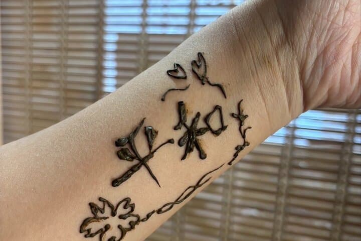 Japanese Kanji Henna Tattoo Experience — photo 5