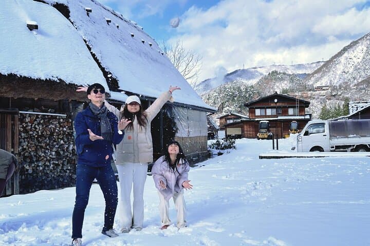 Shirakawago & Takayama Bus Tour from Nagoya w/Optional Lunch — photo 7